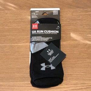 NWT Under Armour Run Cushion Black Socks